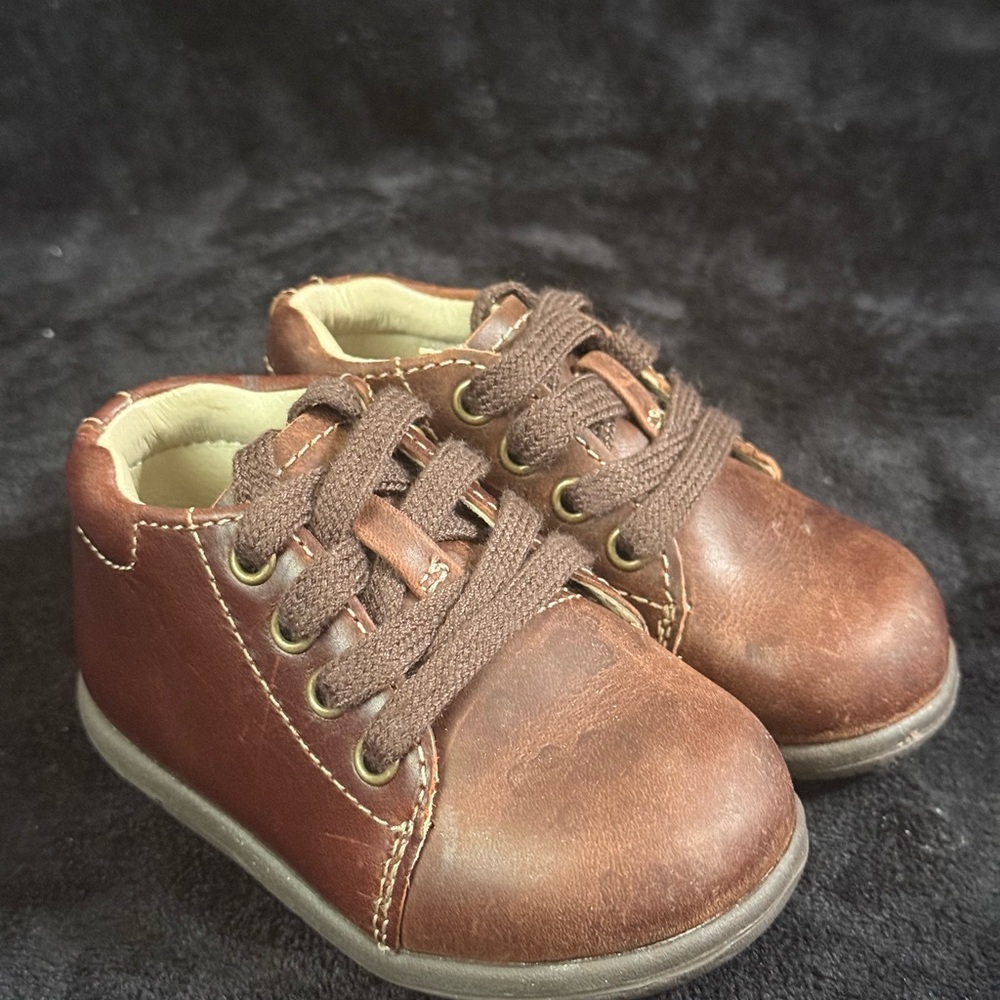 Stride Rite Elliot Shoe SRTech - Size 4 Extra Wide